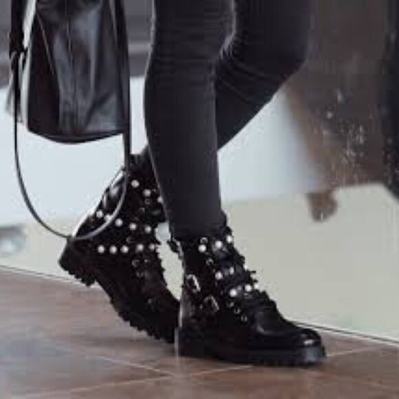 Zara - Picture 1 of 10